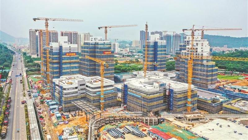 坪山高中园揭“面纱”