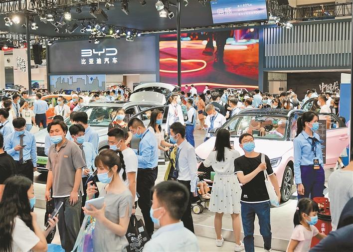 比亚迪总市值突破万亿元 成为中国首家跻身万亿俱乐部的自主品牌车企