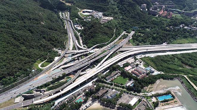深圳市首个预制装配式桥梁试点项目深圳盐港东立交桥梁主体全面贯通