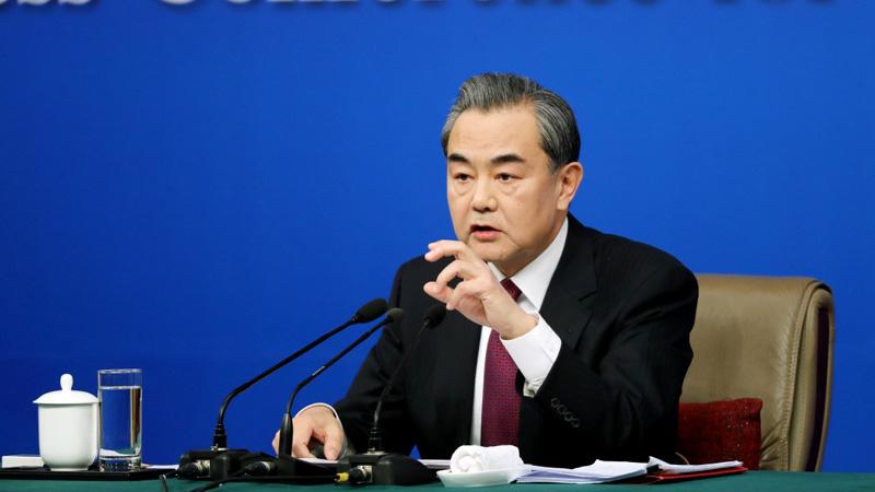 国务委员兼外长王毅就美方侵犯中国主权发表谈话
