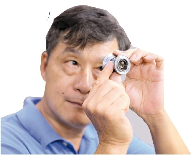 深圳老手艺人坚守自己的兴趣做好一件事 30年让3万余台老相机“起死回生”