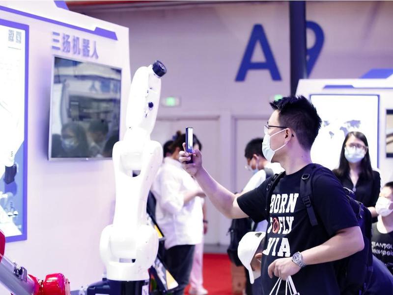 佛山智造亮相世界机器人大会！三龙湾携12家机器人上下游企业参展