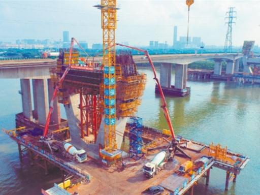 中江高速改扩建项目有新进展！西江特大桥三个主塔下横梁浇筑完成