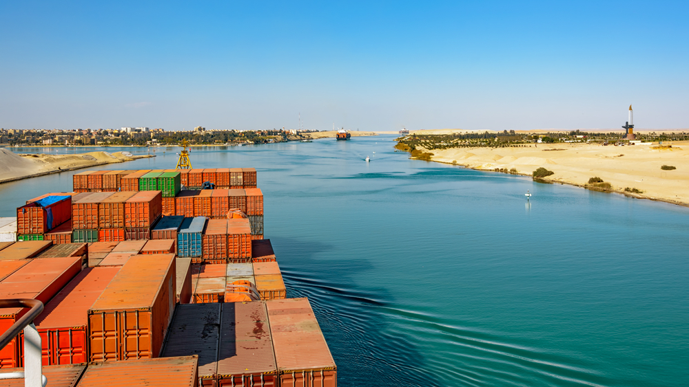 埃及将上调苏伊士运河船舶通行费
