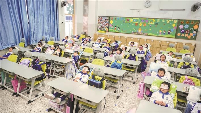 福田2.9万学生可以躺着午休 全区中小学食堂2023年将全部转为自营