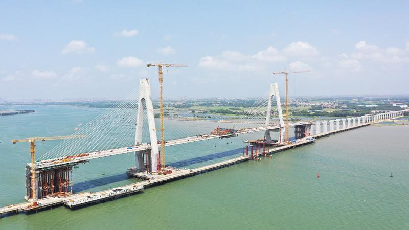 湛江又一海岛高速精准牵手 南三岛大桥主桥顺利合龙