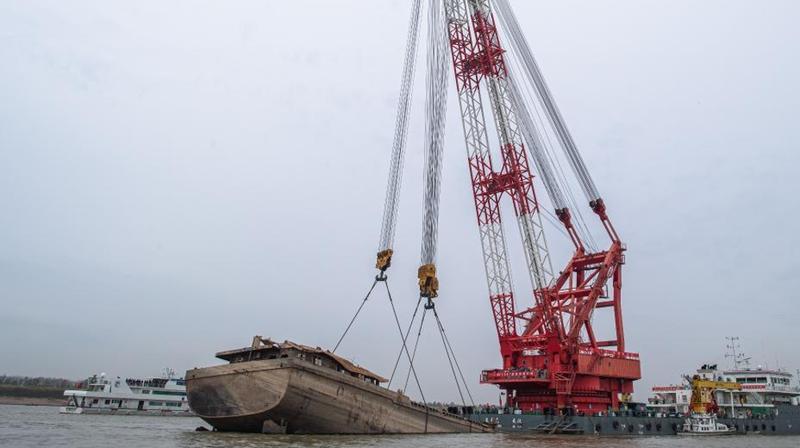 长江干线碍航历史沉船应急抢险打捞工作首次实施 