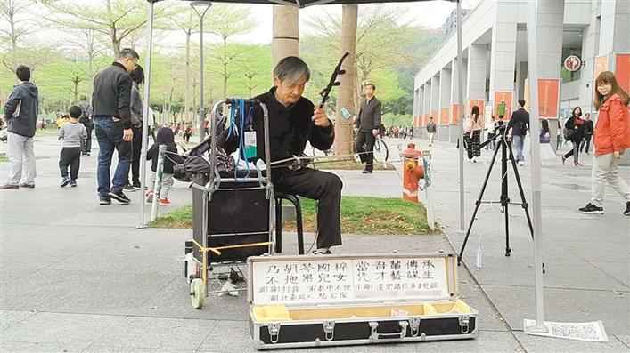 深圳67岁“二胡匠人”骆宏俊：哪里有观众哪里就是江湖