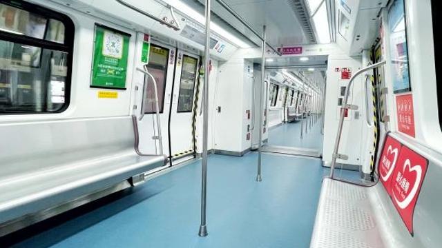 深圳地铁2、4号线市民中心站，2、7号线华强北站暂停运营服务