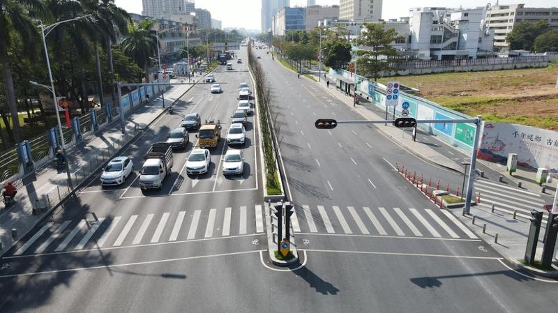 宝安区主动整治道路“问题”隐患  全力提升出行安全