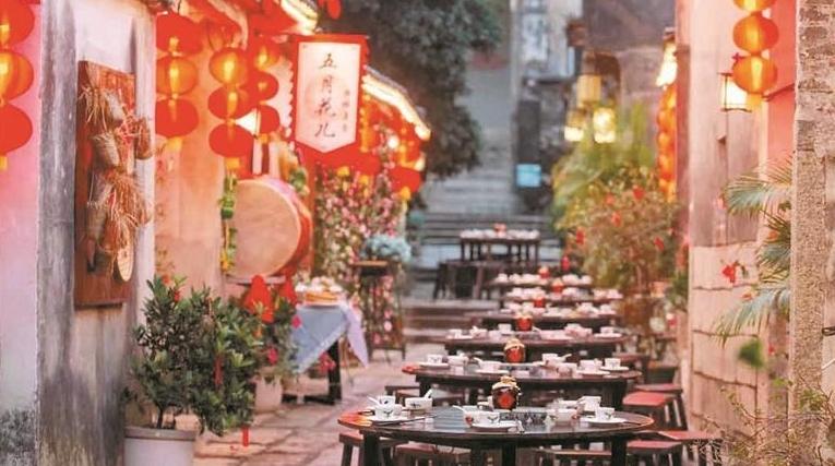 大鹏所城摆起“将军宴” 市民游客品味六百年古城文化魅力