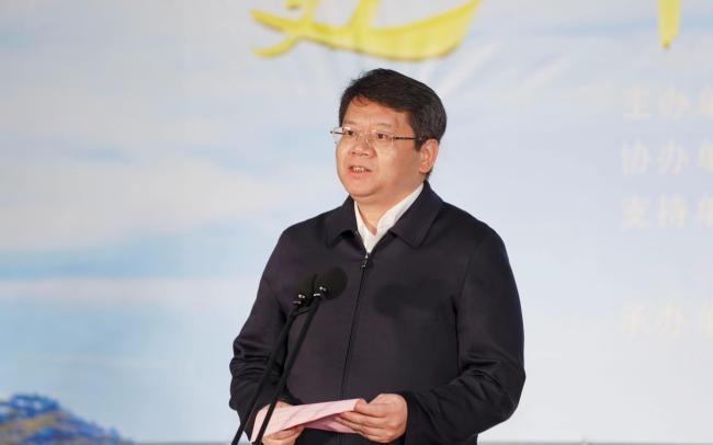 江西日报社社长、江西报业传媒集团党委书记、董事长黄万林致辞
