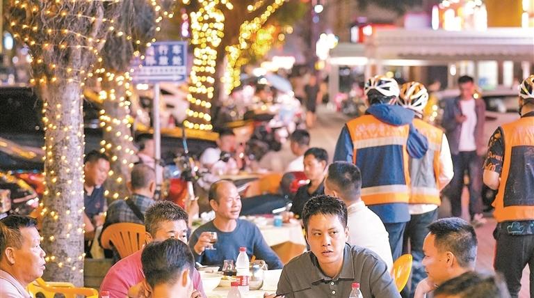 民呼我应｜宝安区新安街道打造的这条网红美食街亮灯