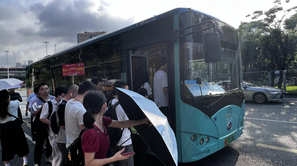深圳巴士集团开通兴东地铁站接驳公交专线