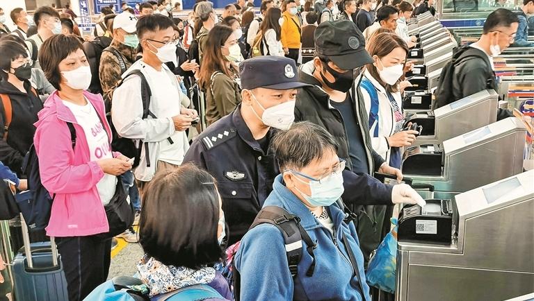 深圳边检今年恢复通关以来查验出入境人员超1亿人次
