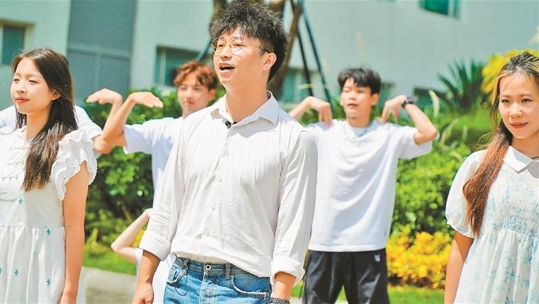 2023年深圳市成人礼主题季开幕 传唱青春之歌 展示少年活力
