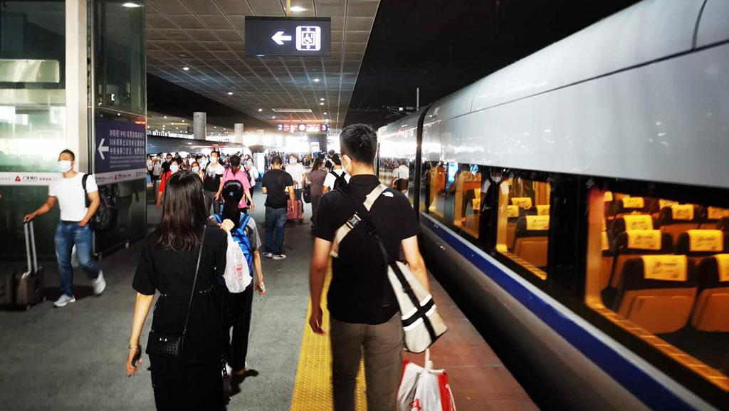 国庆假期车票开售 广铁集团预计发送旅客2768万人次