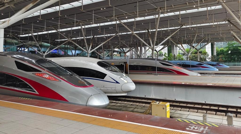 中秋国庆“超级黄金周”来临  深圳铁路将增开列车 开行夜间高铁