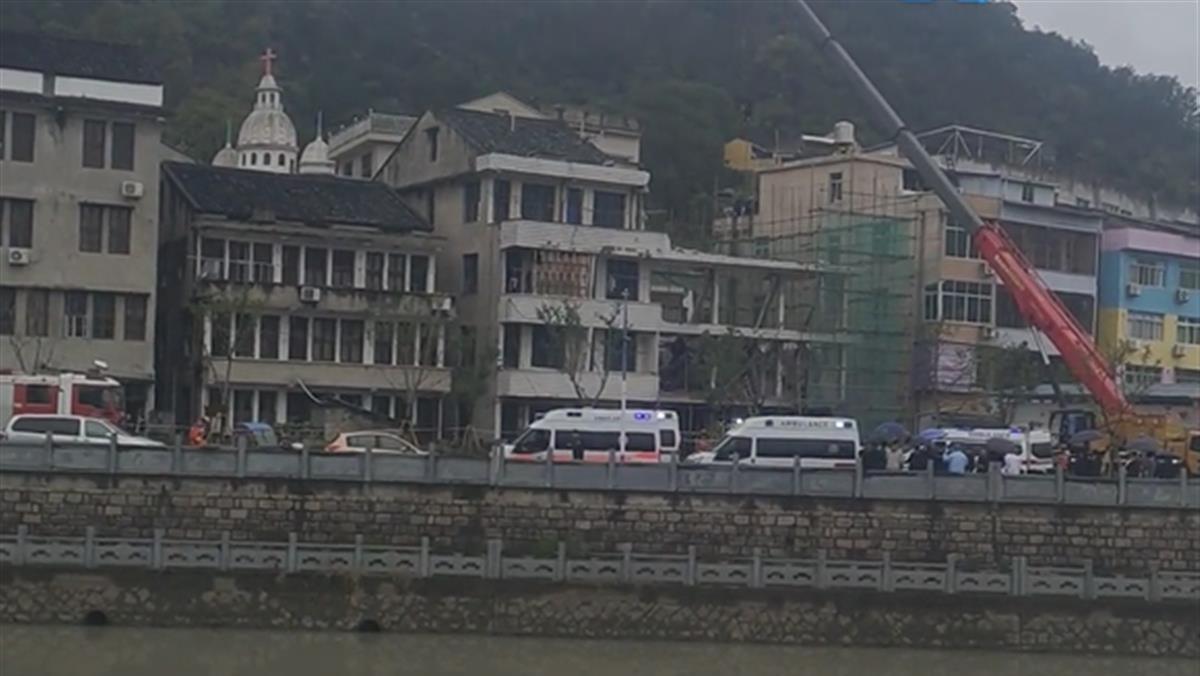 温州永嘉一楼房垮塌疑有人员被困 官方：正在救援