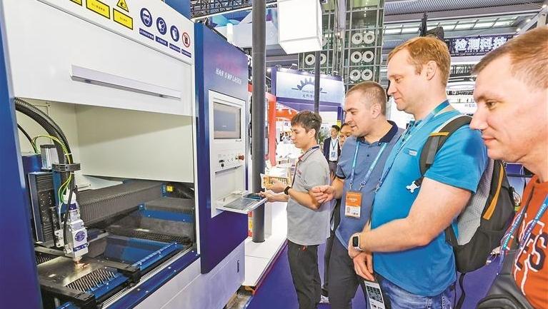 外商高交会上寻求科技合作 新朋故知积极拥抱中国市场