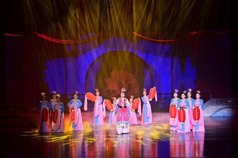 深圳市民办戏曲院团展演在龙岗首演  优秀青年戏曲演员联袂献艺