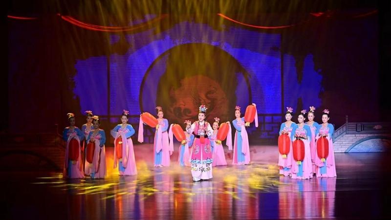 深圳市民办戏曲院团展演在龙岗首演  优秀青年戏曲演员联袂献艺