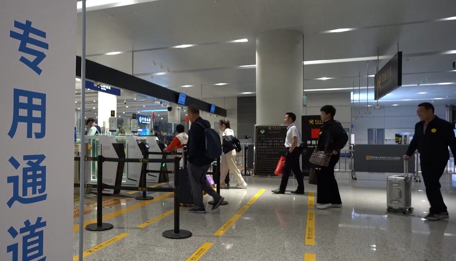 “经珠港飞”今日起实施！内地旅客可陆路直达香港机场