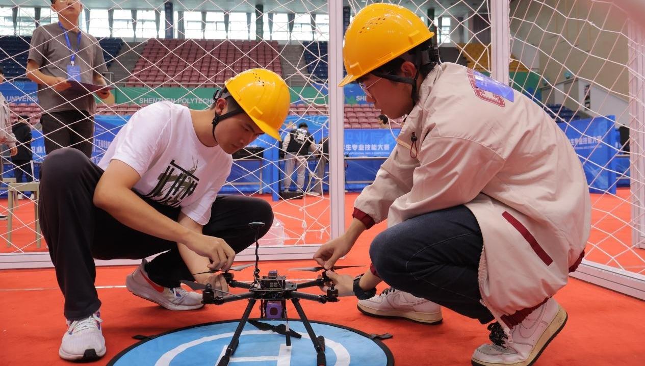 广东省职业院校学生专业技能大赛智能飞行器应用技术赛项在深职大举行