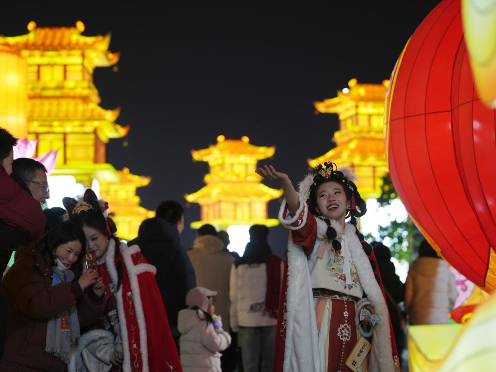 锦绣中国年丨这个春节，“龙龙”的年味里是浓浓文化味