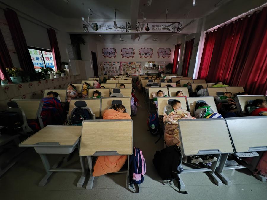 中国多地推动保障中小学生享受舒心午休