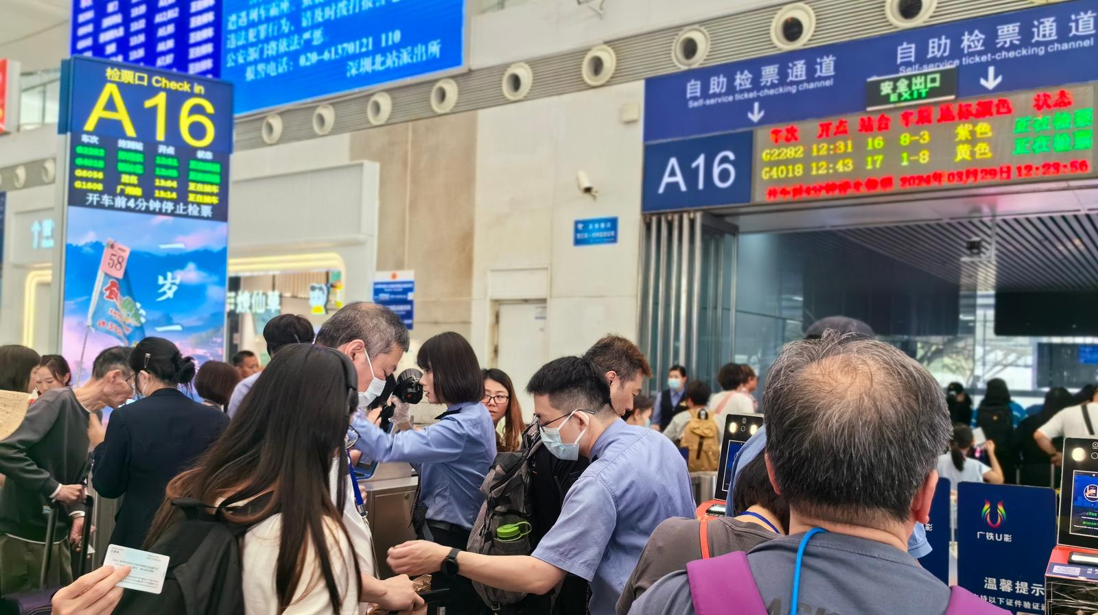 深圳铁路开行深圳-桂林旅游专列 上千名香港居民搭乘高铁出游