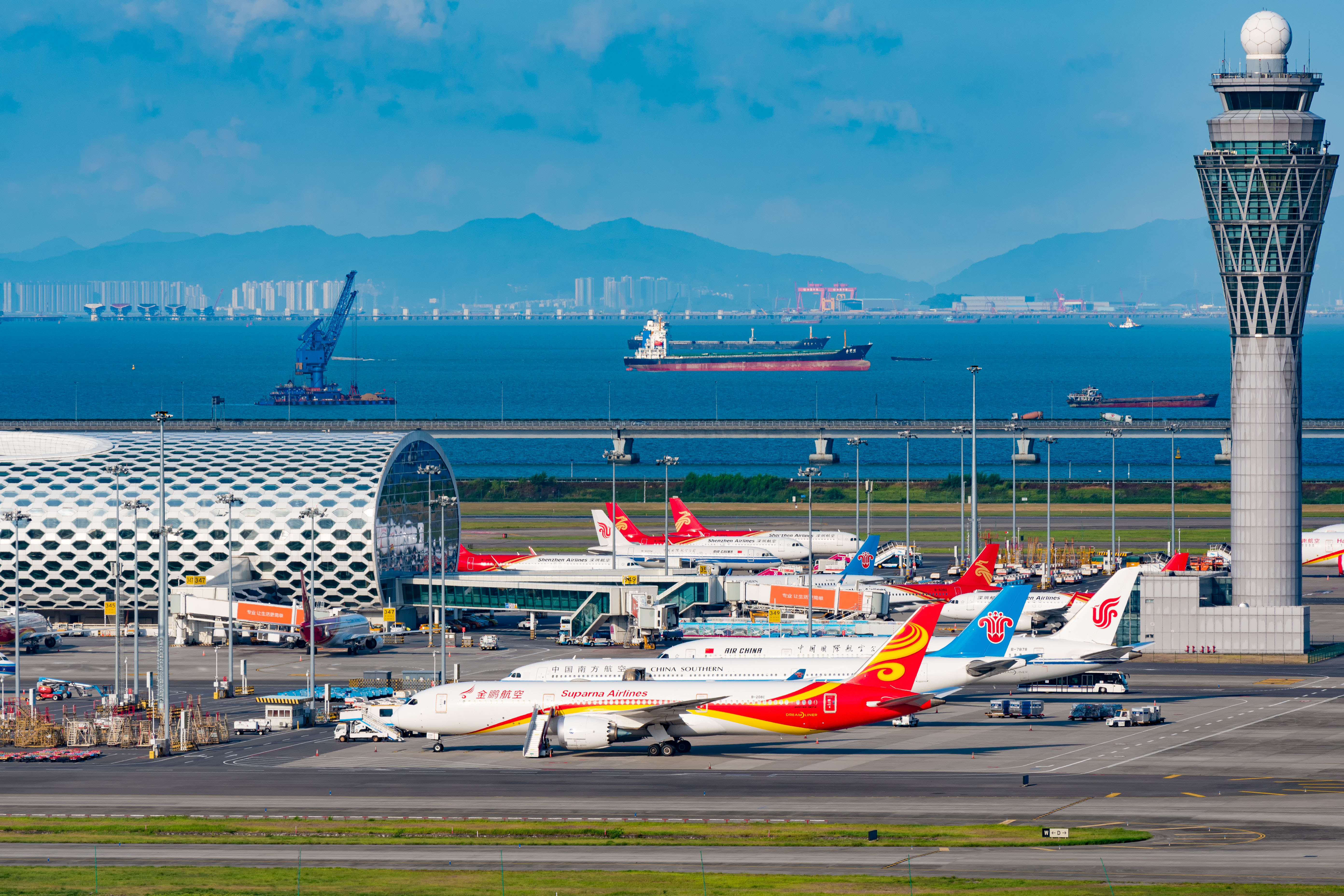 2024年夏秋航季来临，深圳机场计划新开及加密航线超过30条