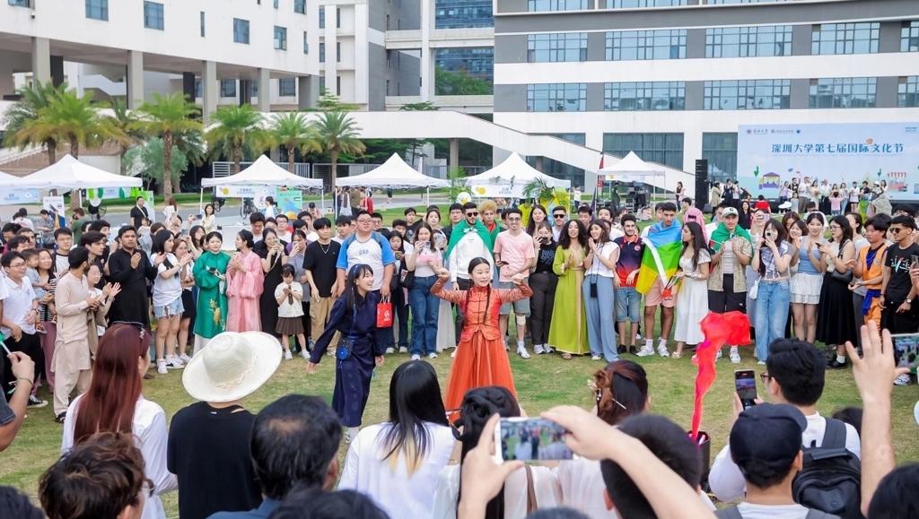 深圳大学第七届国际文化节活动举办，26国中外学生尽展多元文化魅力
