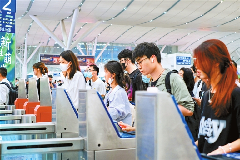 深圳铁路上半年发送旅客逾4200万人次