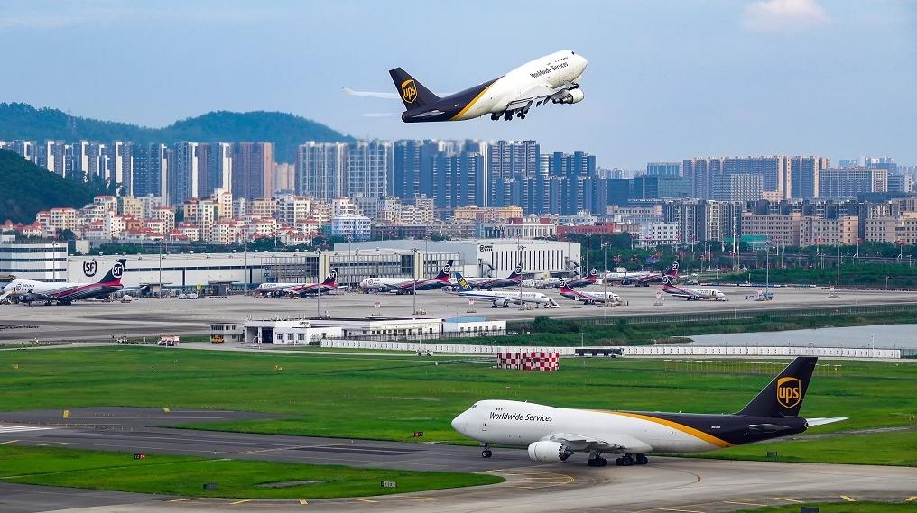 深圳机场今年新开、加密18条国际运线，吞吐量超90万吨