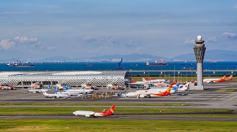 突破3200万人次！暑运前半个月深圳机场日均航班量超1200架次