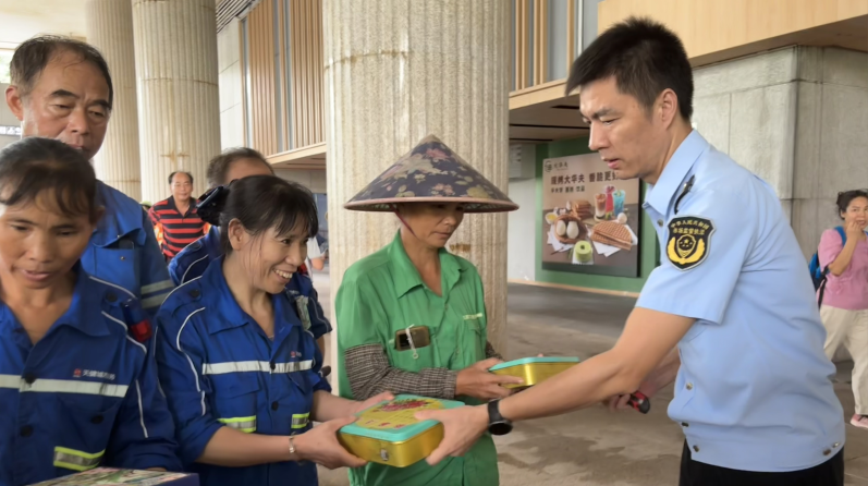 提升閑置資源公益效益 深圳開展“愛心籃”中秋節(jié)合格食品備份樣品捐贈活動