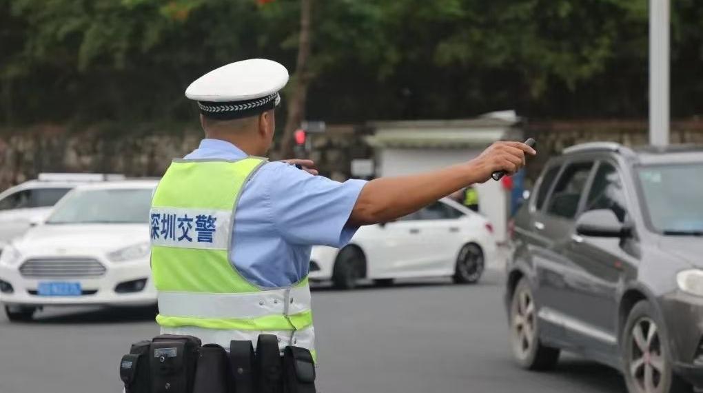 無人機空中巡查 中秋假期深圳交警準備這么干