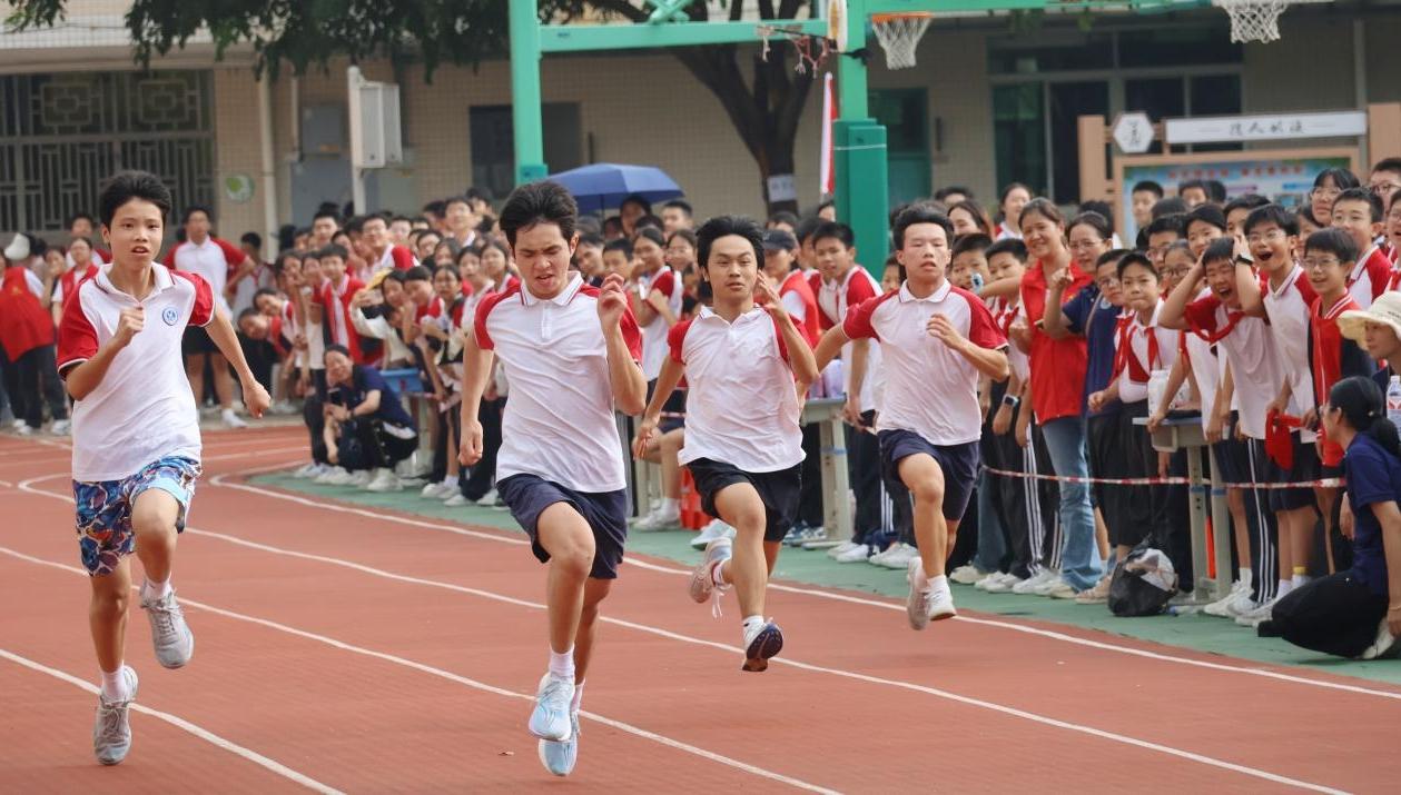 开幕表演、“百米画卷”大放异彩！翻身实验学校（东校区）体育艺术双节融合举办