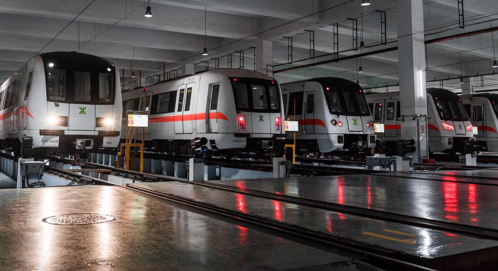 里程碑！深圳地铁1号线首次突破2分钟行车间隔