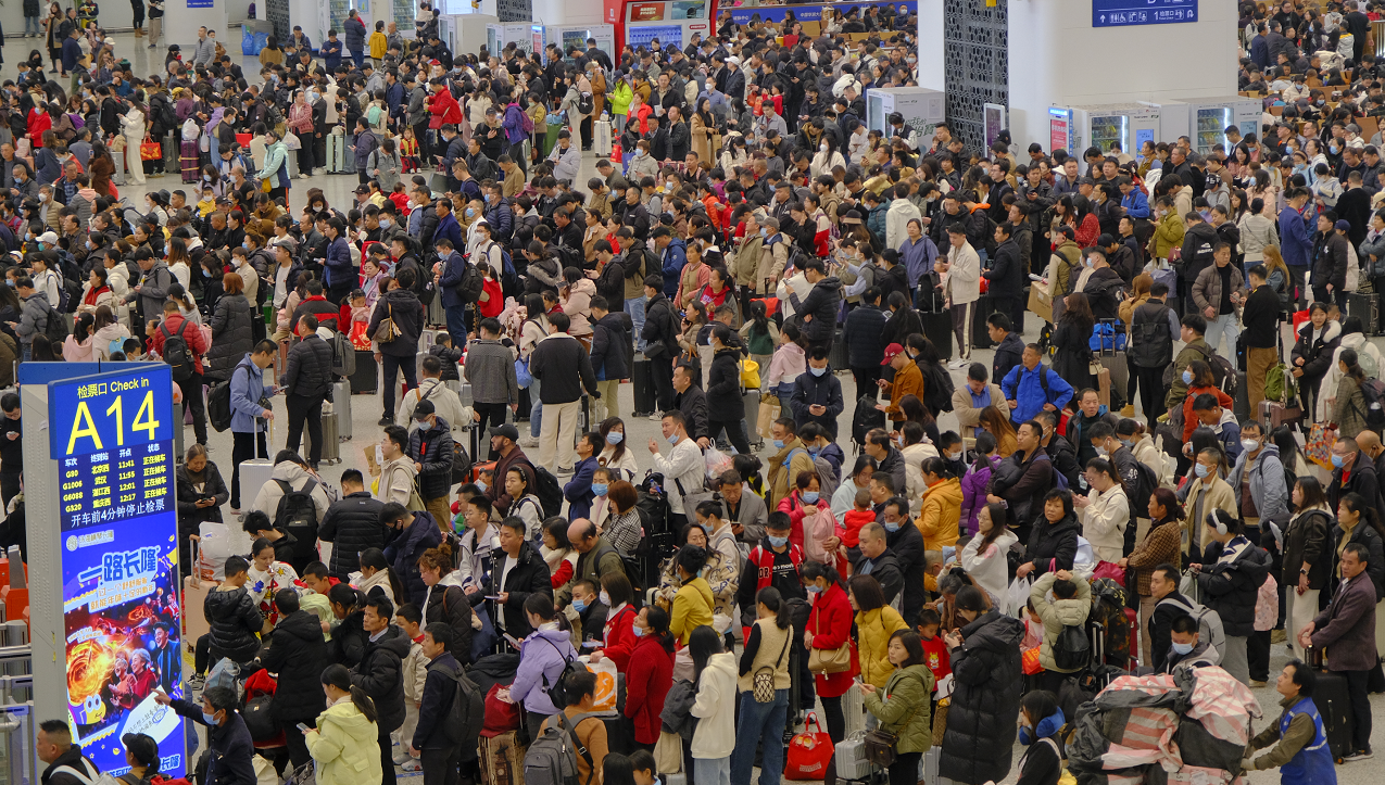 节前春运过半 深圳铁路到发旅客439.8万人次，同比增幅8%