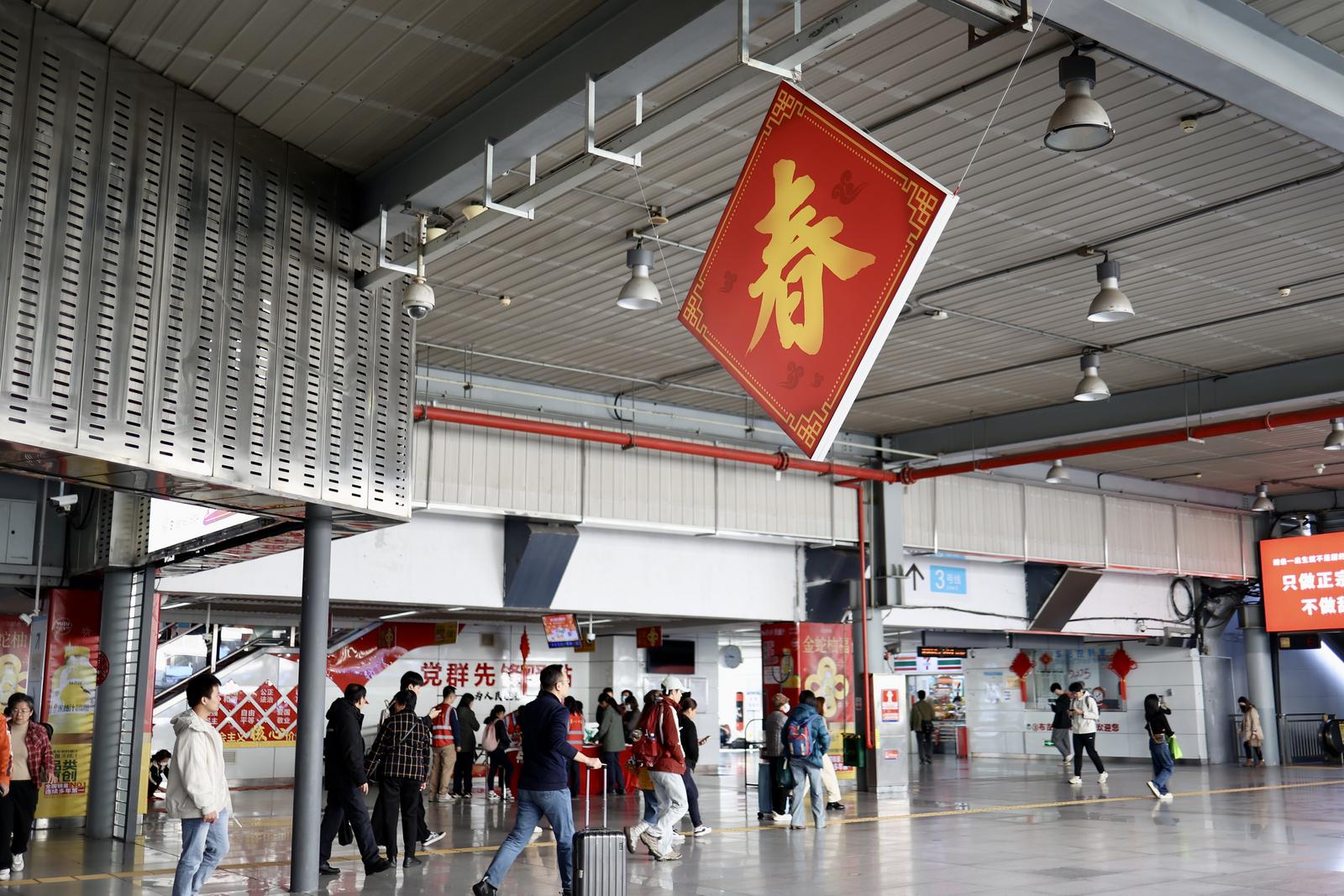 2025年春节假期深圳地铁运营数据出炉:护送乘客2933.3万人次_深圳新闻网