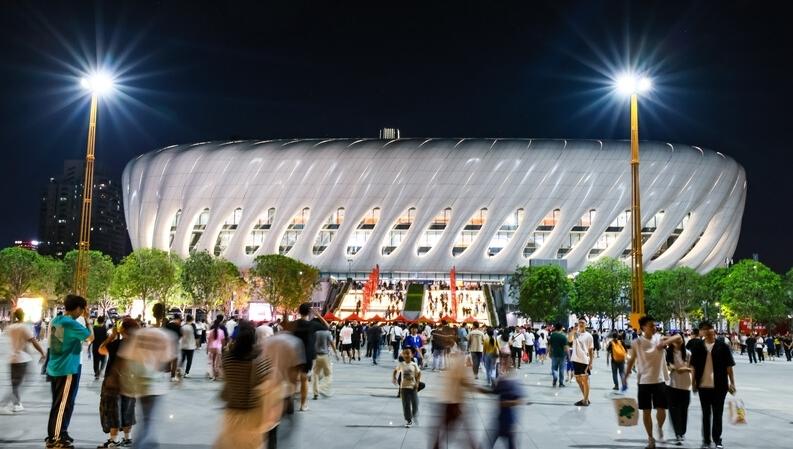 2月20日来深圳体育馆为中国男篮助威