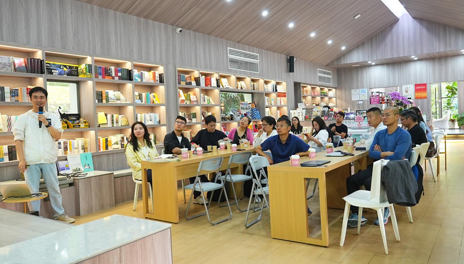 AI赋能创作新浪潮，深圳自媒体人集体“充电”