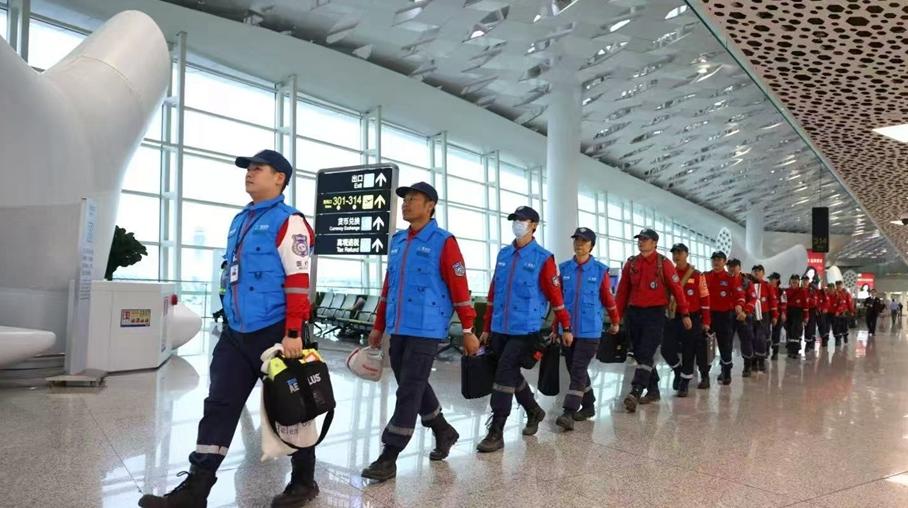 关注缅甸地震|深圳公益救援队23人和1头搜救犬奔赴缅甸灾区