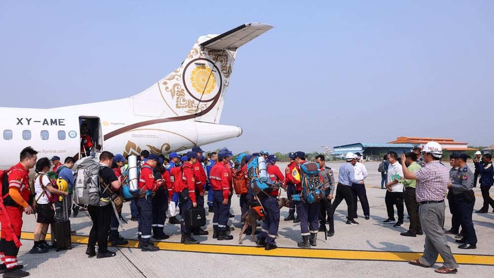 关注缅甸地震|深圳公益救援队30日抵达曼德勒 搜救犬工作画面传回