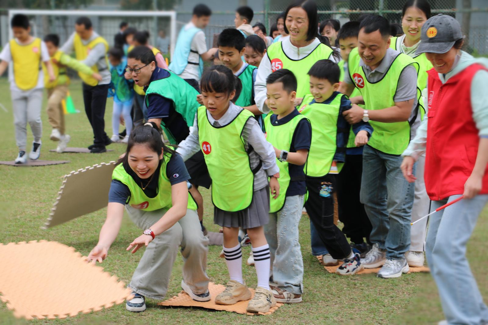 新桥街道“五一同庆 工展风采 ”系列活动举行