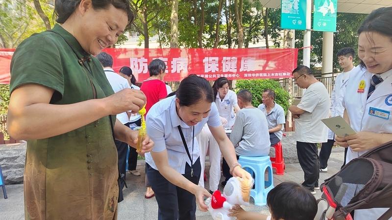 接种守护健康 平湖公卫中心预防接种日宣传活动顺利举行
