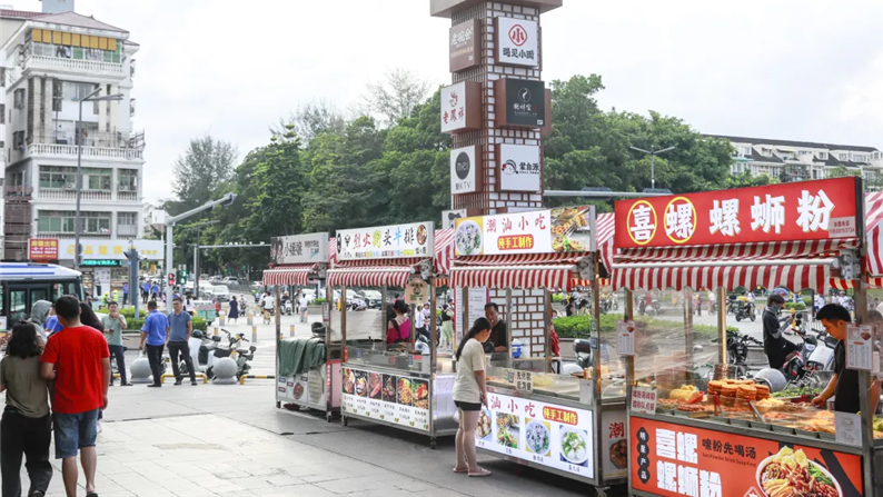 设置4处便民疏导点  坂田“疏堵结合”整治占道经营乱象显成效