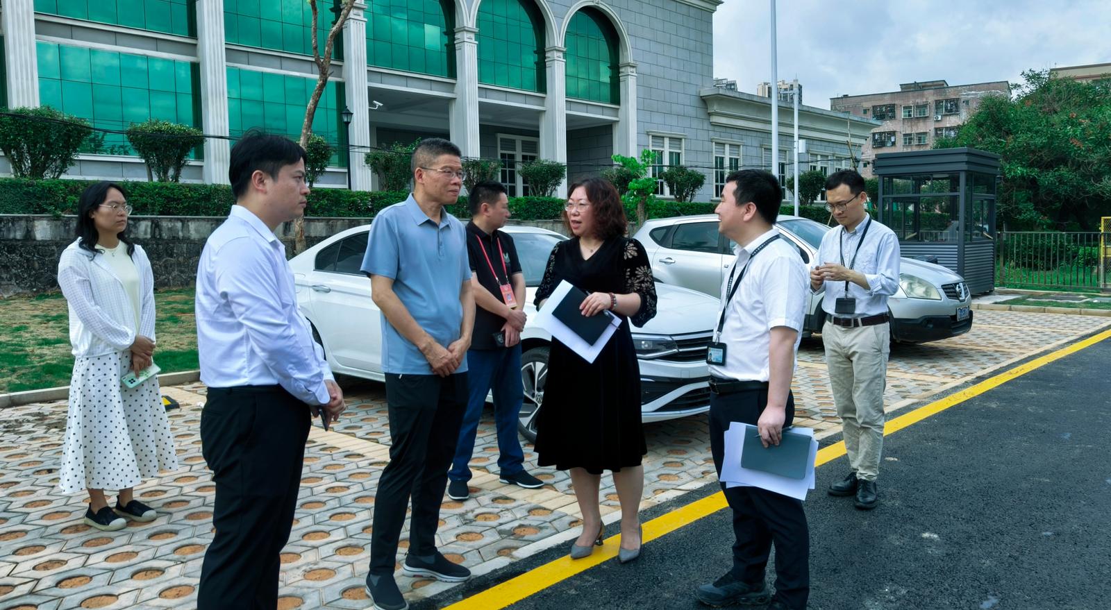 政协委员积极履职 破解城中村停车难题获赞誉